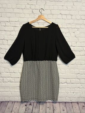 Black & White Chevron Waist-Defined Women's Cold Shoulder Dress